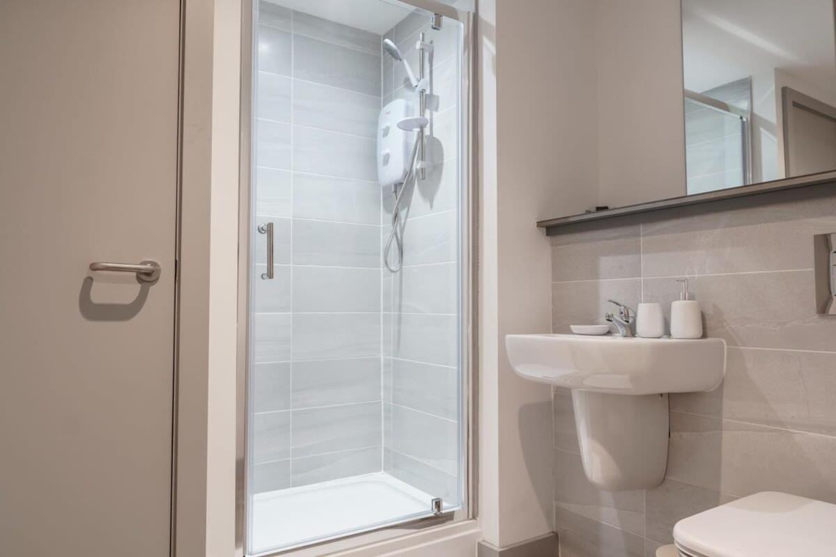 Contemporary 1 Bed Apartment In Liverpool Centre Eksteriør billede